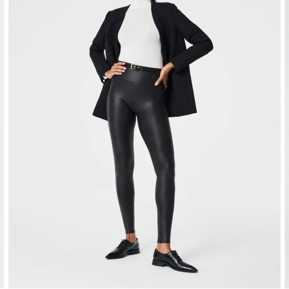Spanx sexy legging, tummy control, with leather look, size M. Black